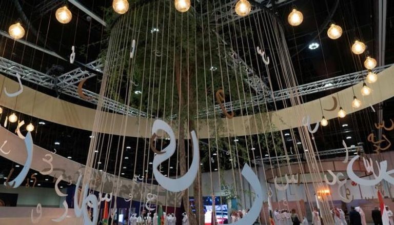 مهرجان أبوظبي للشعر يرسخ مشهدا ثقافيا يتّسع أفقه عاما بعد عام
