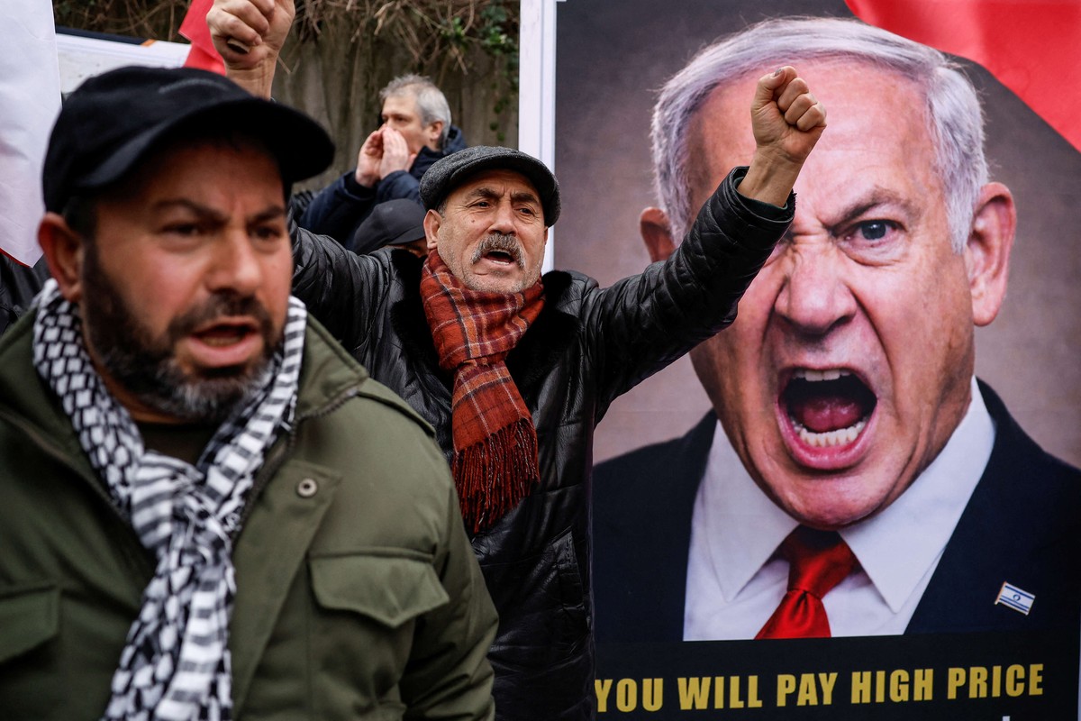 ايرانيون يتهمون نتنياهو بتحريض ترامب على مهاجمة بلادهم