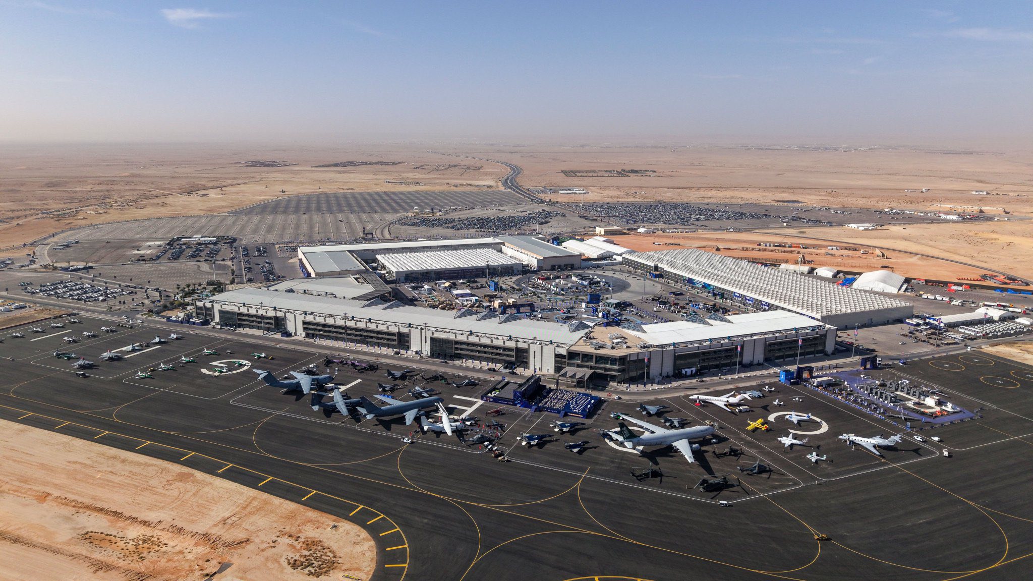 مشاركة قياسية في المعرض تمثلت في 1486 عارضًا من 89 دولة