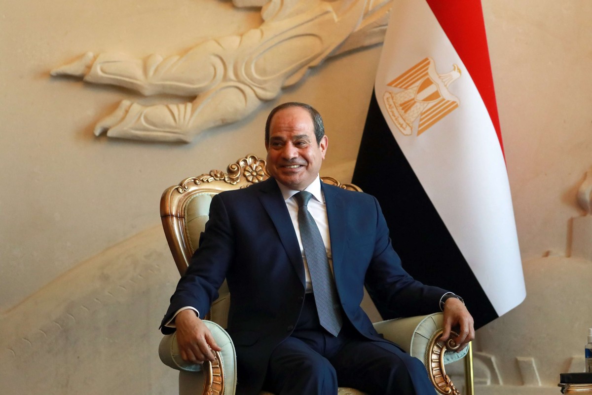 السيسي يضخ دماء جديدة في الفريق الحكومي 