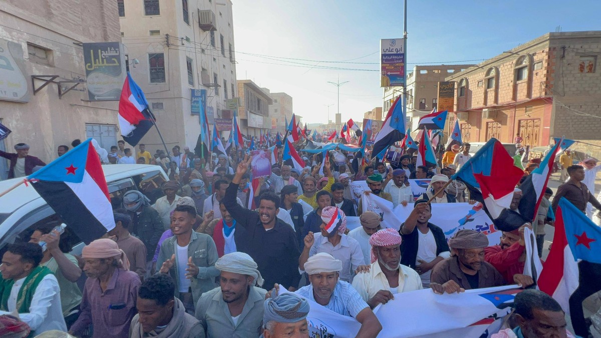 الجنوبيون يرفضون سلطة الأمر الواقع والانتهاكات الاخوانية