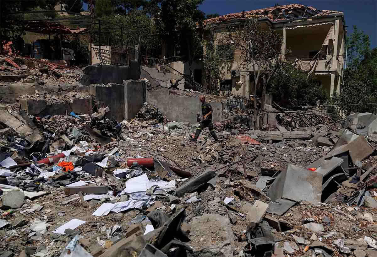 Israel has rejected calls to withdraw its forces from southern Lebanon