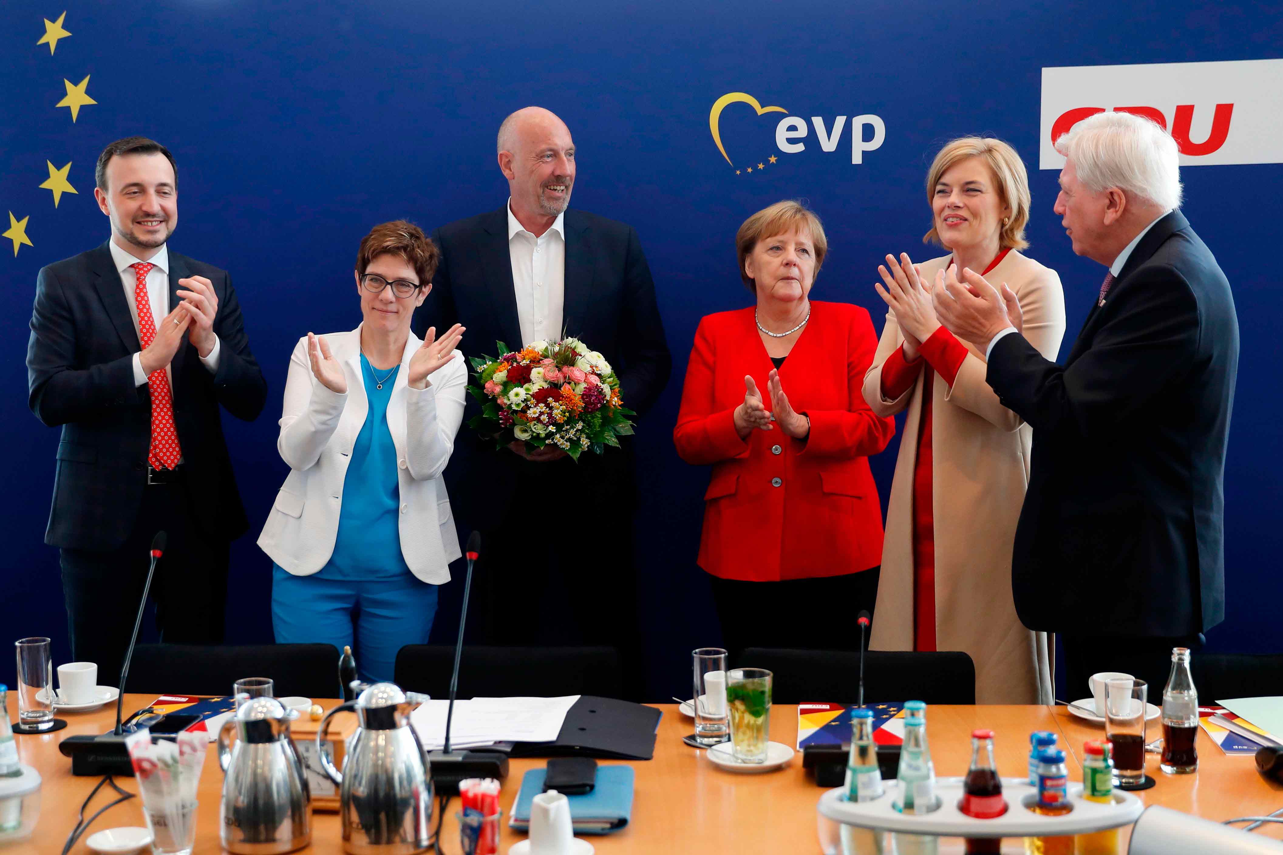 حزب المحافظين في ألمانيا في الطليعة لكنه خسر عدة أصوات