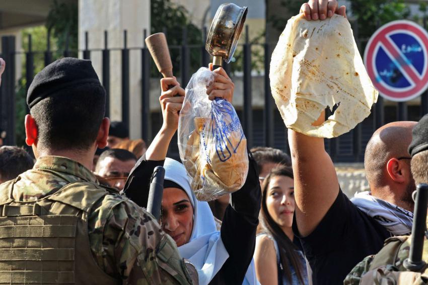 وزير الاقتصاد: اعتمادات النفط والدواء والطحين مؤمنة