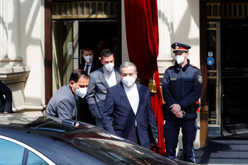 وسائل اعلام المحافظين في إيران تشكك في رئيس الوفد المفاوض عباس عراقجي 