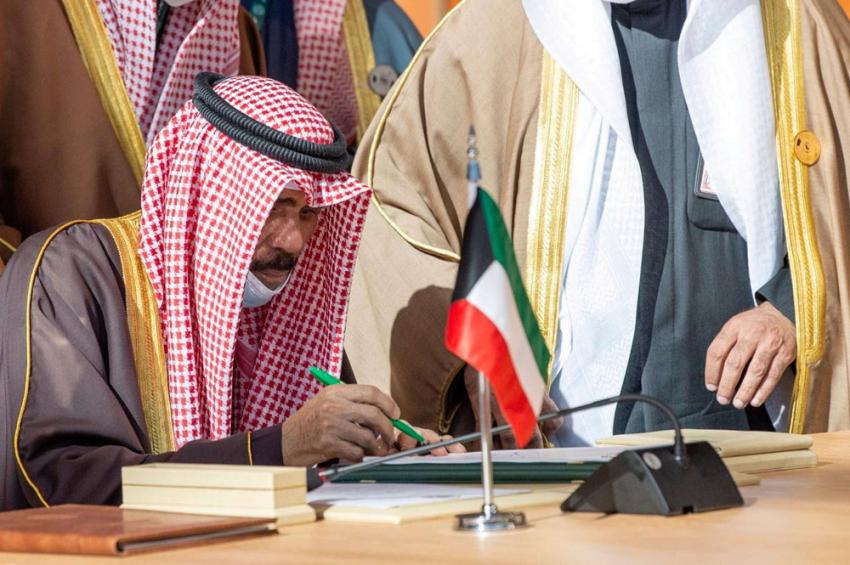 أمير الكويت يوكل إلى ولي عهده بعضا من مهامه