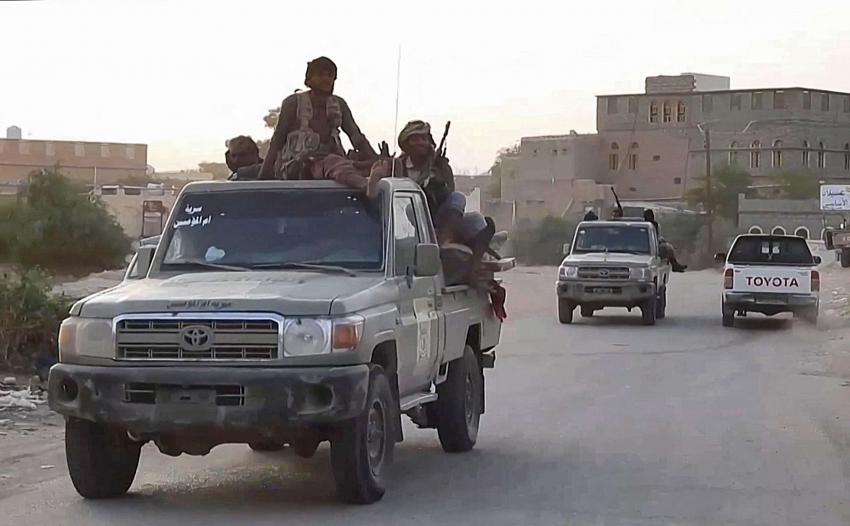 لواء العمالقة يدخل شبوة بعد اسابيع قليلة من معارك دامية مع الحوثيين