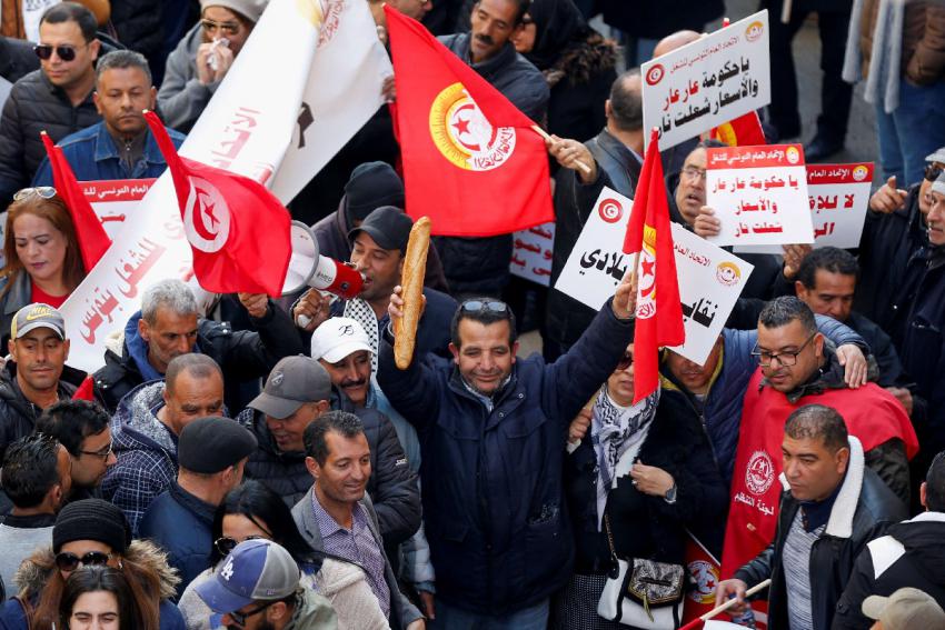 الطبوبي يحتمي بانصار الاتحاد