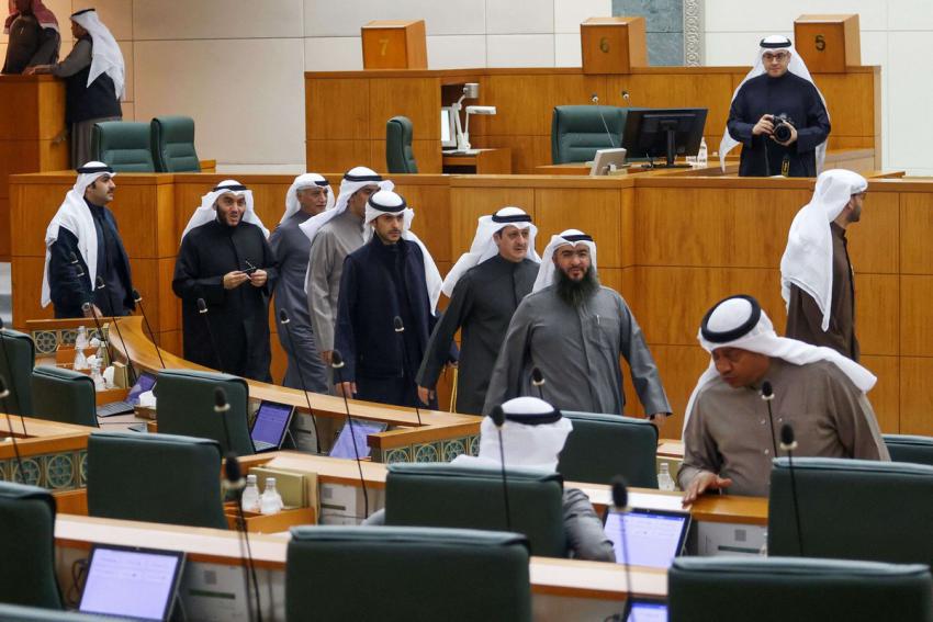 صدام لا يهدأ بين السلطتين التشريعية والتنفيذية يعمق الأزمة السياسية في الكويت