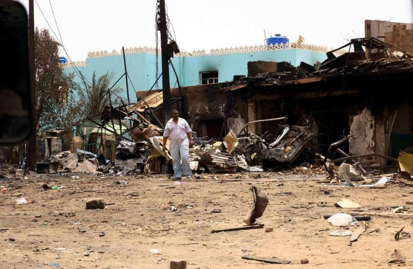 من اثار قصف الجيش السوداني لمناطق سكنية في الخرطوم ومحيطها