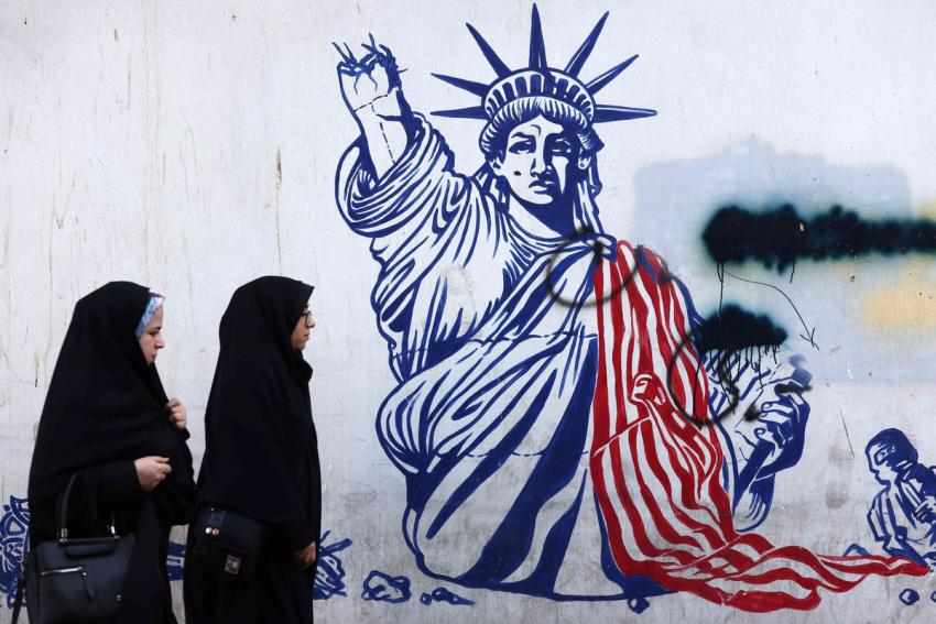 ايران تبدأ سياسة الأيدي الممدودة للتخفيف من ضغوط متوقعة لادارة ترامب