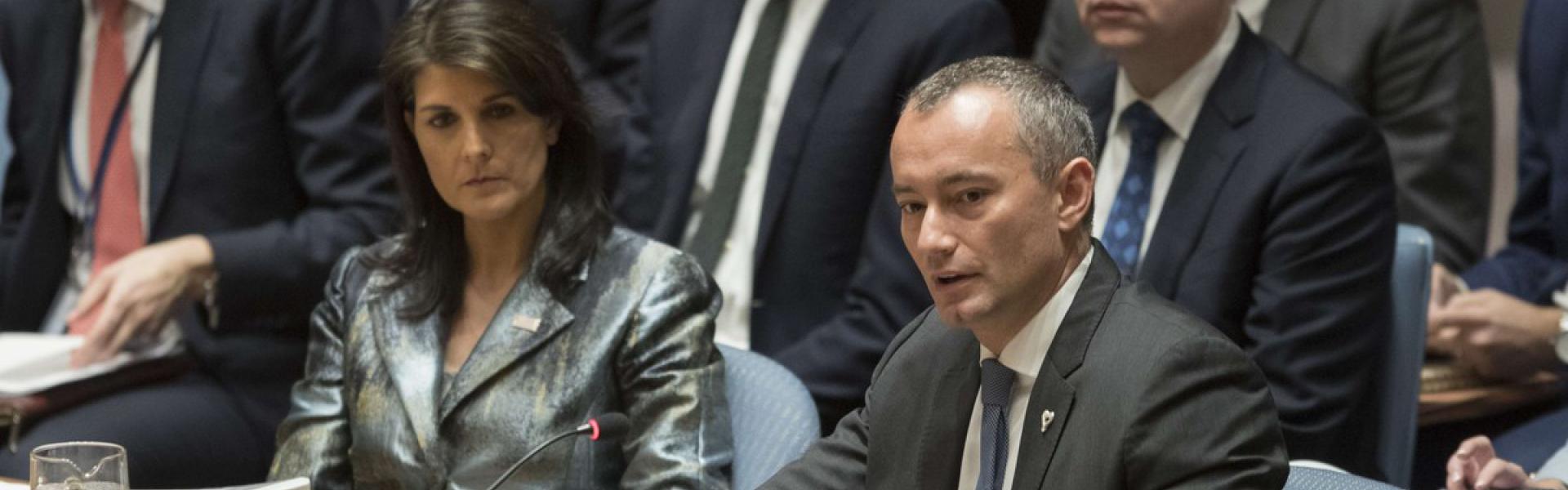 ملادينوف يجيد لغة الصفقات   