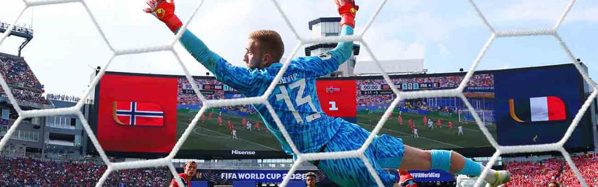 France secure top spot in Group I
