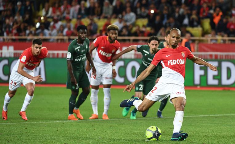 البرازيلي فابينيو يسجل هدف من ركلة جزاء في مرمى سانت إتيان في الوقت بدل الضائع