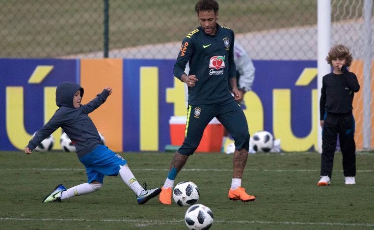 نيمار يتابع استعداداته لكأس العالم