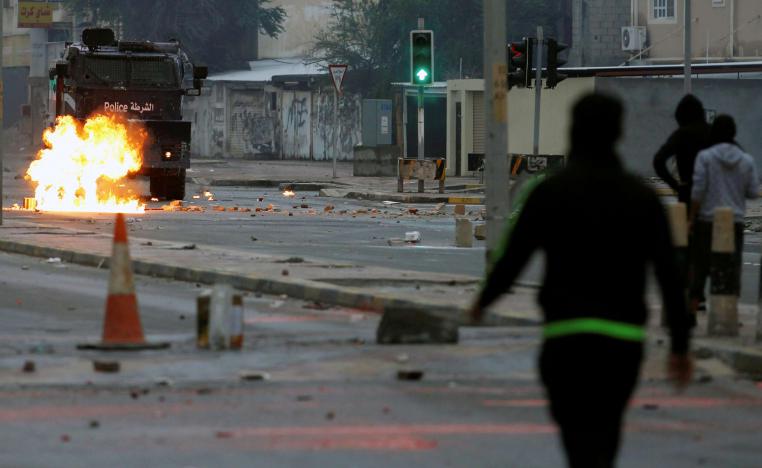 معاجمة دورية أمنية ف يالبحرين