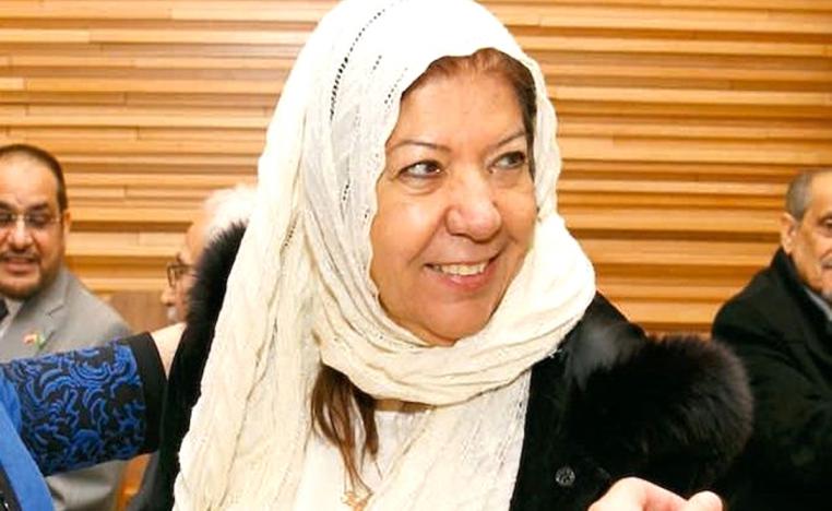 من يعاتب من؟