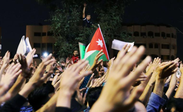 احتجاجات 'القشة الأخيرة'