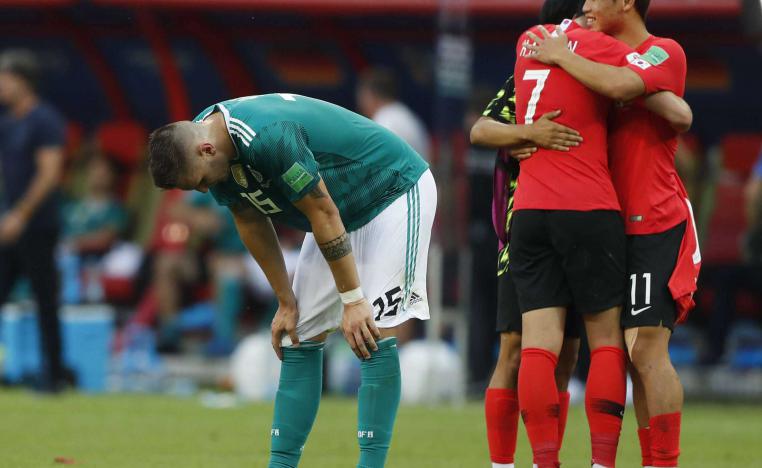 الكوريون يحتفلون يالفوز على المانيا في مونديال روسيا