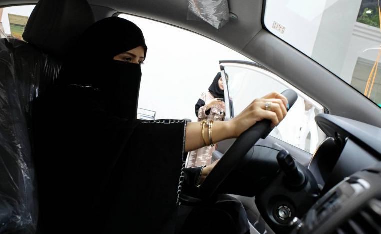 السعوديات يقدن السيارات