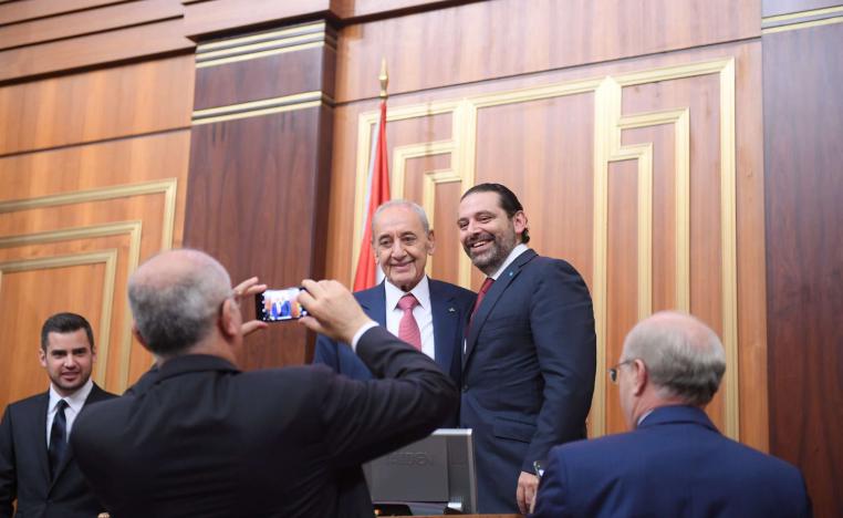 الحريري مع بري في لقطة من هاتف