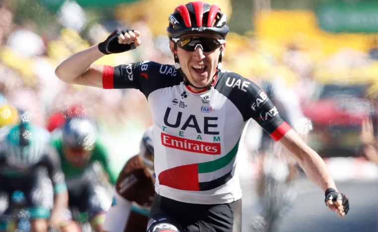 دان مارتن يفلت من منافسيه