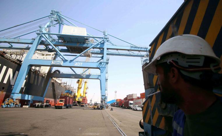 الحركة التجارية معطلة