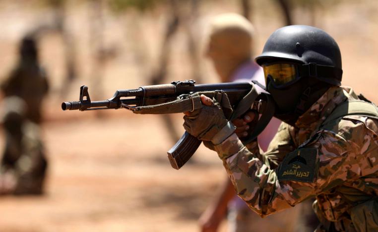 مقاتل من هيئة تحرير الشام