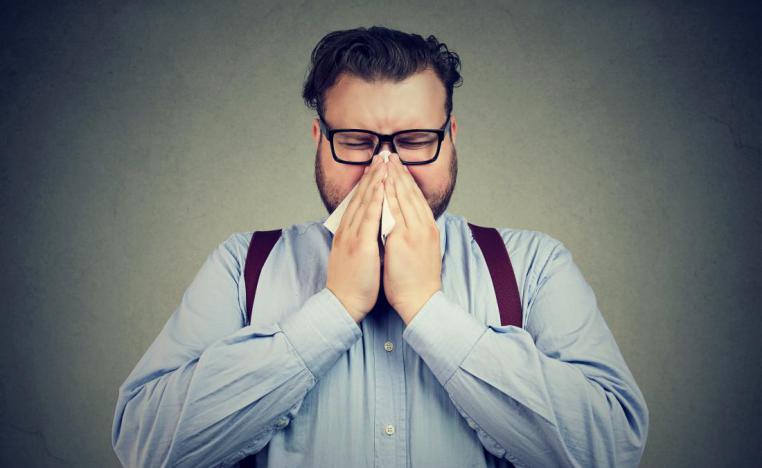 مريض بالانقلونزا يعاني بعض البدانة