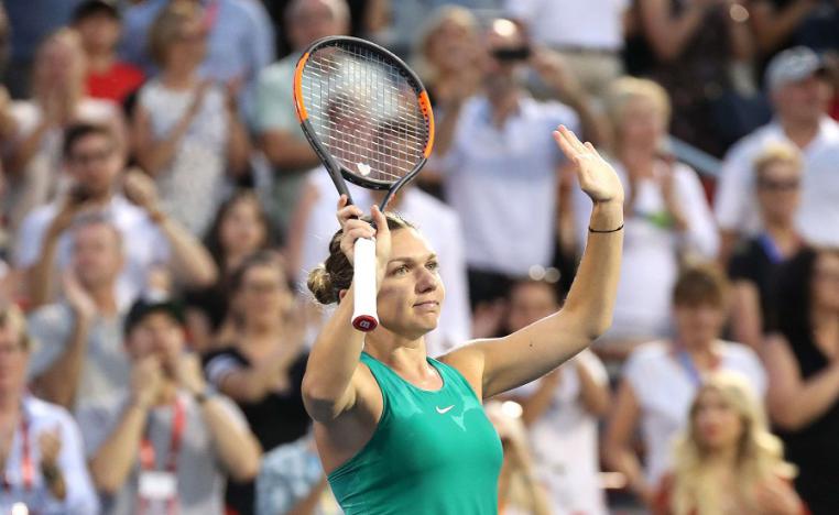 سيمونا هاليب تحيي الجمهور بعد حسمها اللقاء مع كارولين غارسيا 