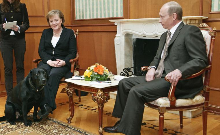 الرئيس الروسي فلاديمير بوتين والمستشارة الألمانية أنغيلا ميركل