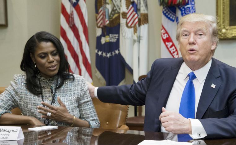 الرئيس الأميركي دونالد ترامب ومستشارته السابقة أوماروسا مانيغولت نيومان 