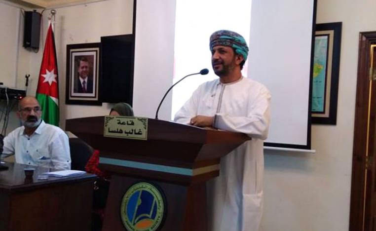 الإهداء توضيح للشخصية الفاعلة في الرواية