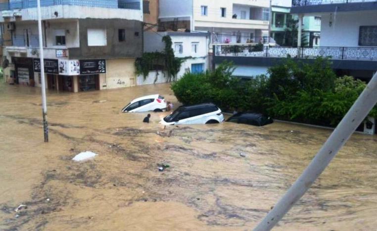 سيول اجتاحت محافظة نابل جرفت سيارات وغمرت المنازل 