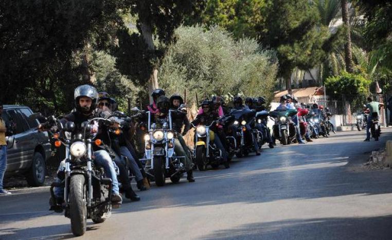 موكب توعية بسرطان الثدي على الدراجات النارية في لبنان