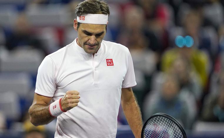 فيدرر يفلت من الهزيمة باعجوبة