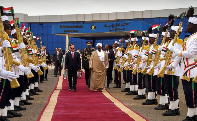 البشير يستقبل السيسي