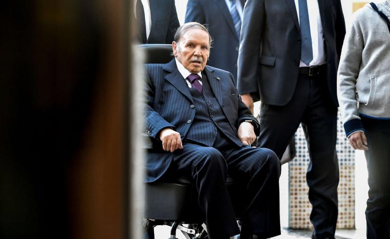 على طريق الولاية الخامسة