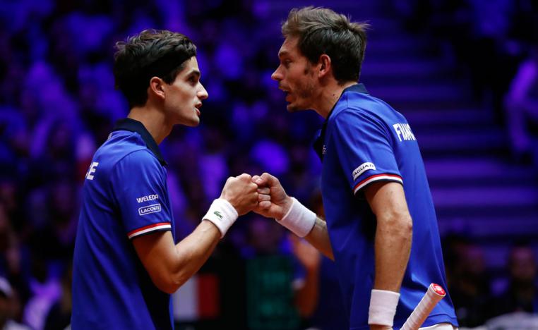 فرنسا لرفع غلتها إلى 11 لقبا