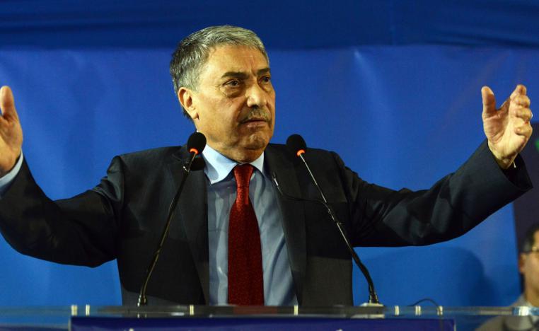 بن فليس لم يعلن بعد موقفه من الترشح