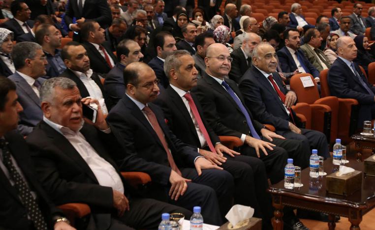 كبار السياسيين العراقيين يحضرون جلسة للبرلمان