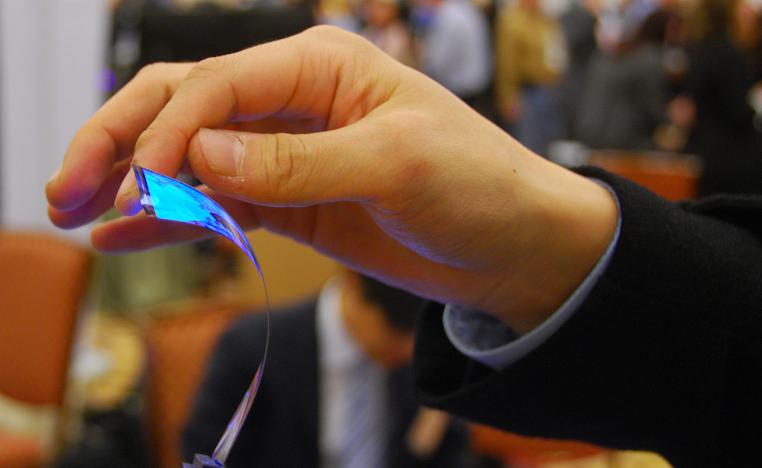 شاشة مرنة من سامسونغ