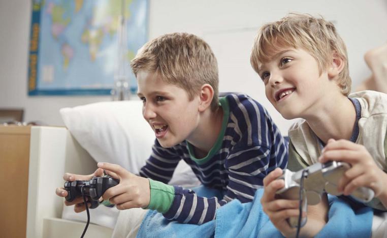 إدمان الانترنت يغير شكل أدمغة الأطفال