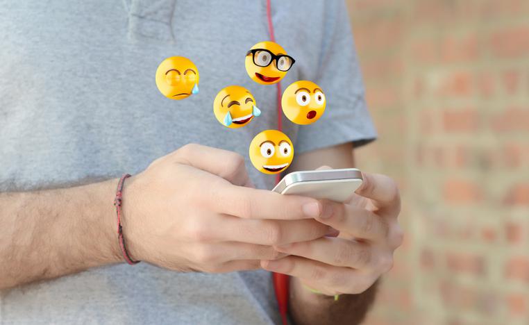 هدية مزعجة من واتساب في العام الجديد