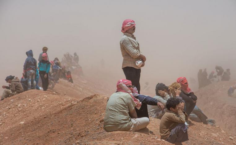 آلاف السوريين خاطروا بحياتهم فرارا من الجوع والقصف في شرق البلاد