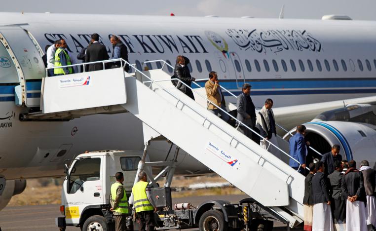 وفد الحوثيين يصل مطار صنعاء