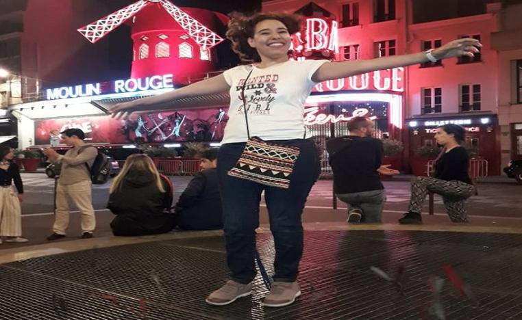 أمينة ماء العينين تثير ضجة بظهورها بلباس متحرر وبلا حجاب