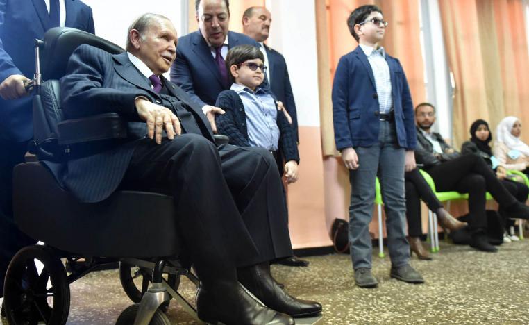 الرئيس الجزائري عبدالعزيز بوتفليقة في كرسيه المتحرك