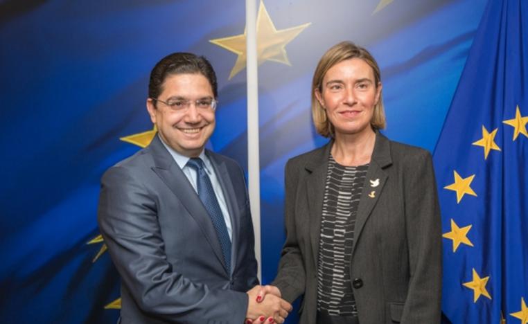 وزير الخارجية المغربي ناصر بوريطة مع نظيرته الأوروبية فيديريكا موغيريني 