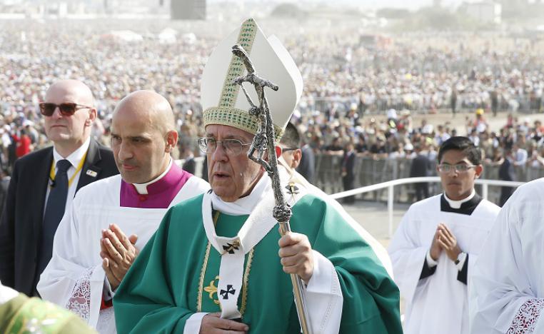 البابا فرنسيس خلال مراسم القداس